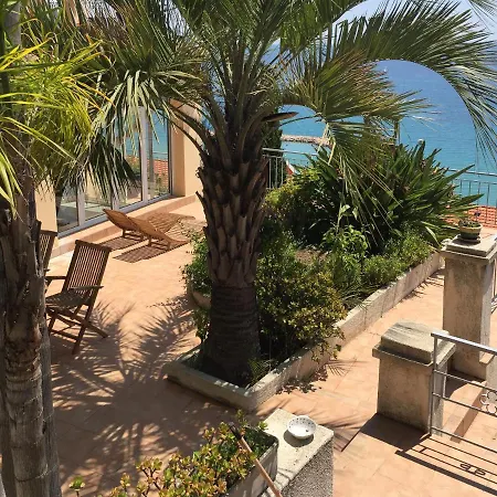 L'ensoleillee Vue Panoramique Mer, 250 M De La Et Du Centre Apartment Menton
