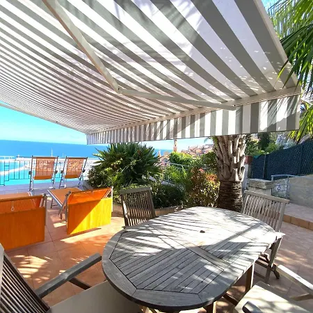 L'ensoleillee Vue Panoramique Mer, 250 M De La Et Du Centre Apartamento Menton