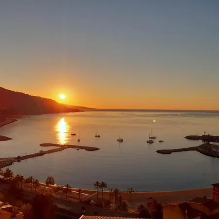 L'ensoleillee Vue Panoramique Mer, 250 M De La Et Du Centre * Menton