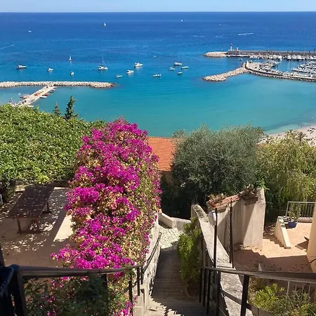 L'ensoleillee Vue Panoramique Mer, 250 M De La Et Du Centre Apartment