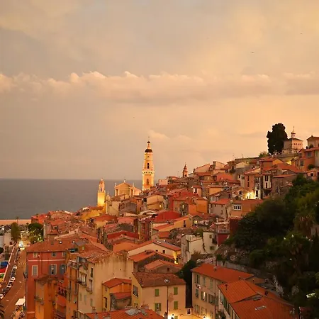 L'ensoleillee Vue Panoramique Mer, 250 M De La Et Du Centre Apartamento Menton