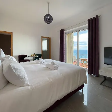 L'ensoleillee Vue Panoramique Mer, 250 M De La Et Du Centre Apartamento Menton