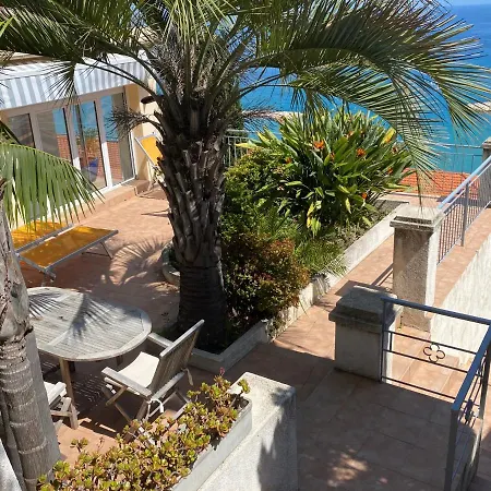 L'ensoleillee Vue Panoramique Mer, 250 M De La Et Du Centre Apartment