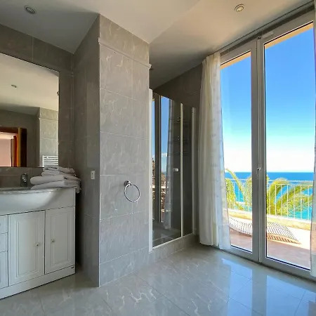 L'ensoleillee Vue Panoramique Mer, 250 M De La Et Du Centre Apartment Menton